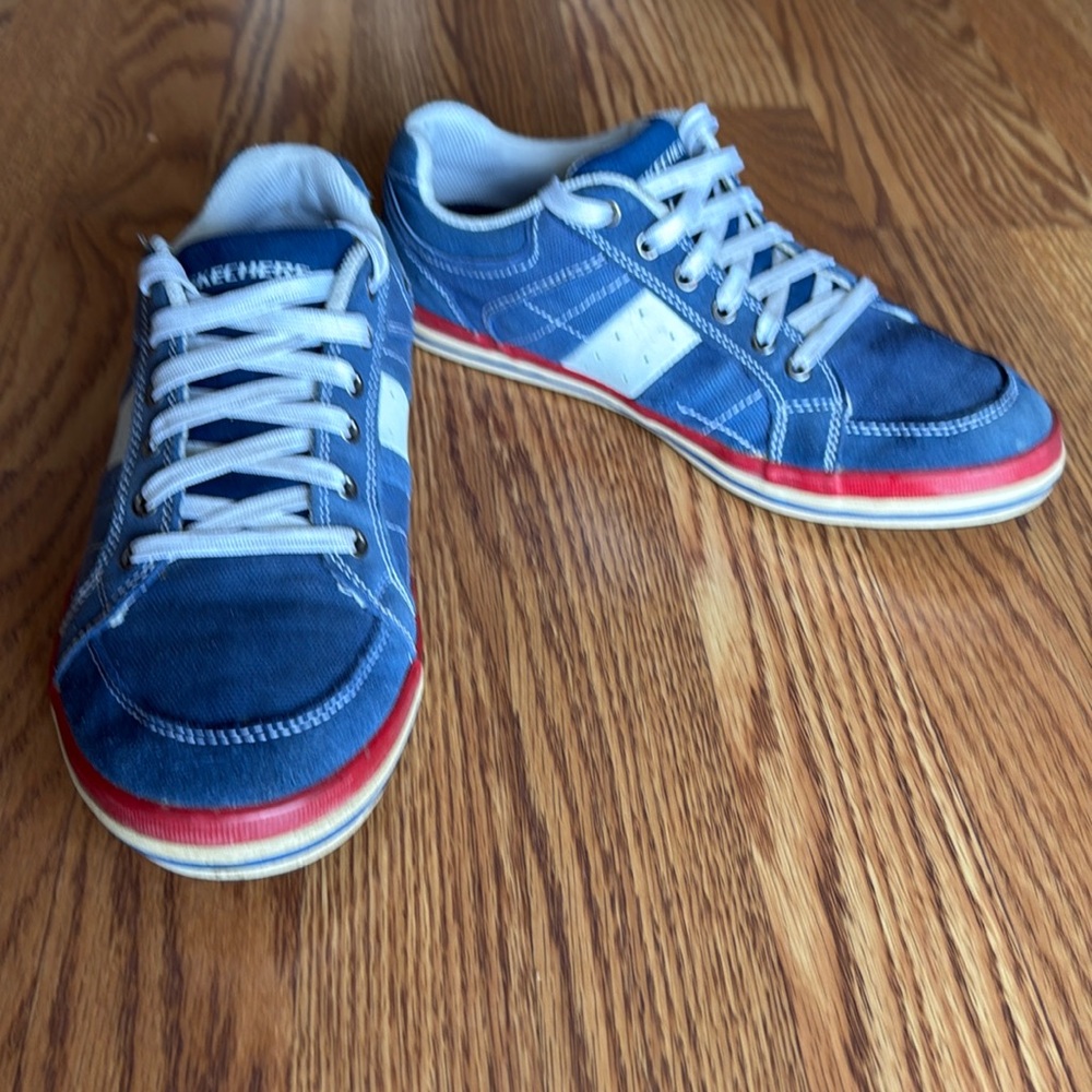 Skechers low-top sneakers